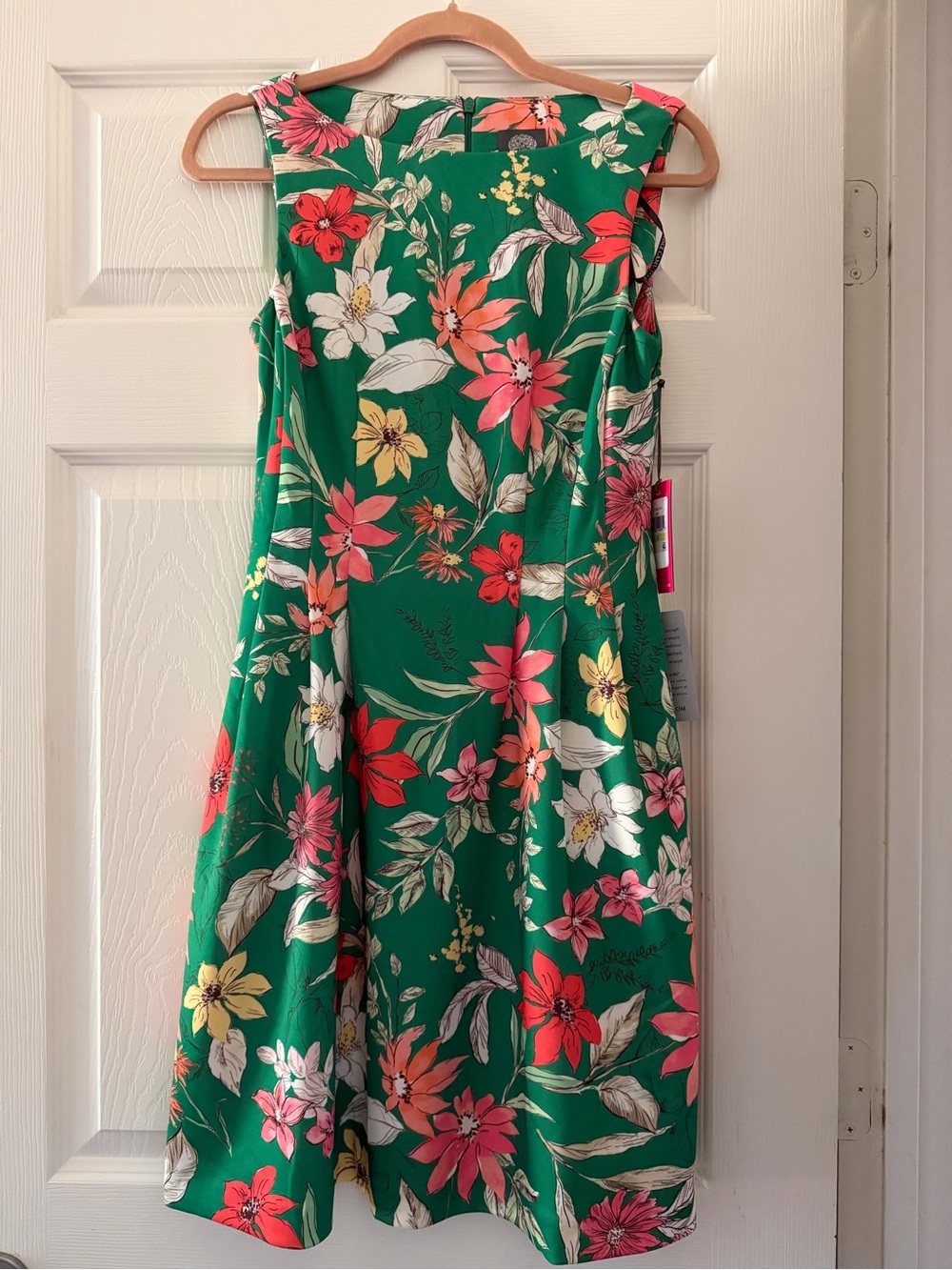 NWT VINCE CAMUTO Flower Fit and Flare Dress Size 4
